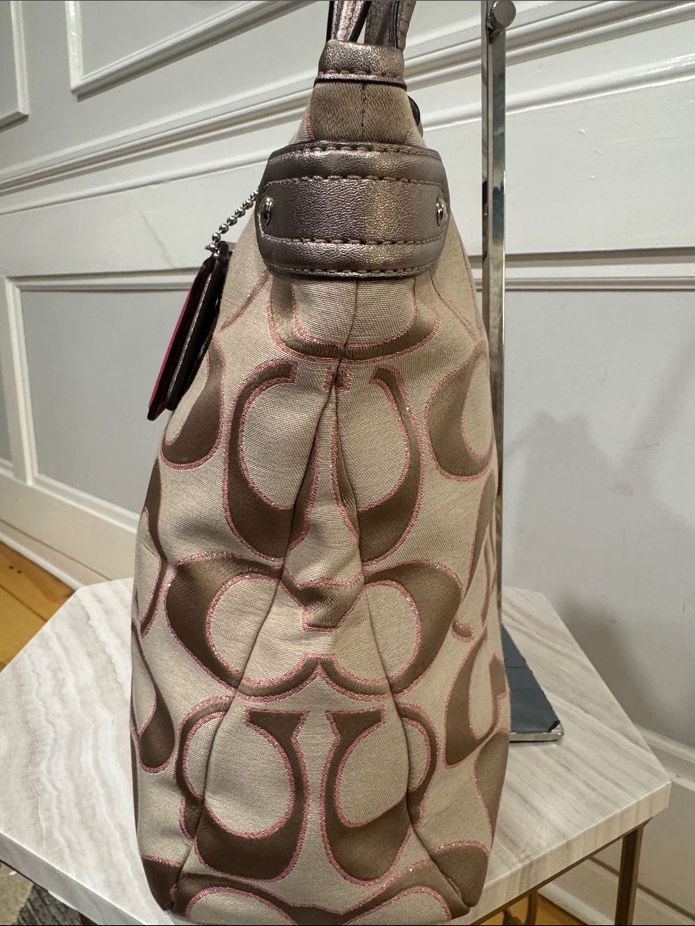 Coach Bag  Daisy Glitter Sparkle Outline Tan Pink Signature Emma Tote EUC - Picture 6 of 17